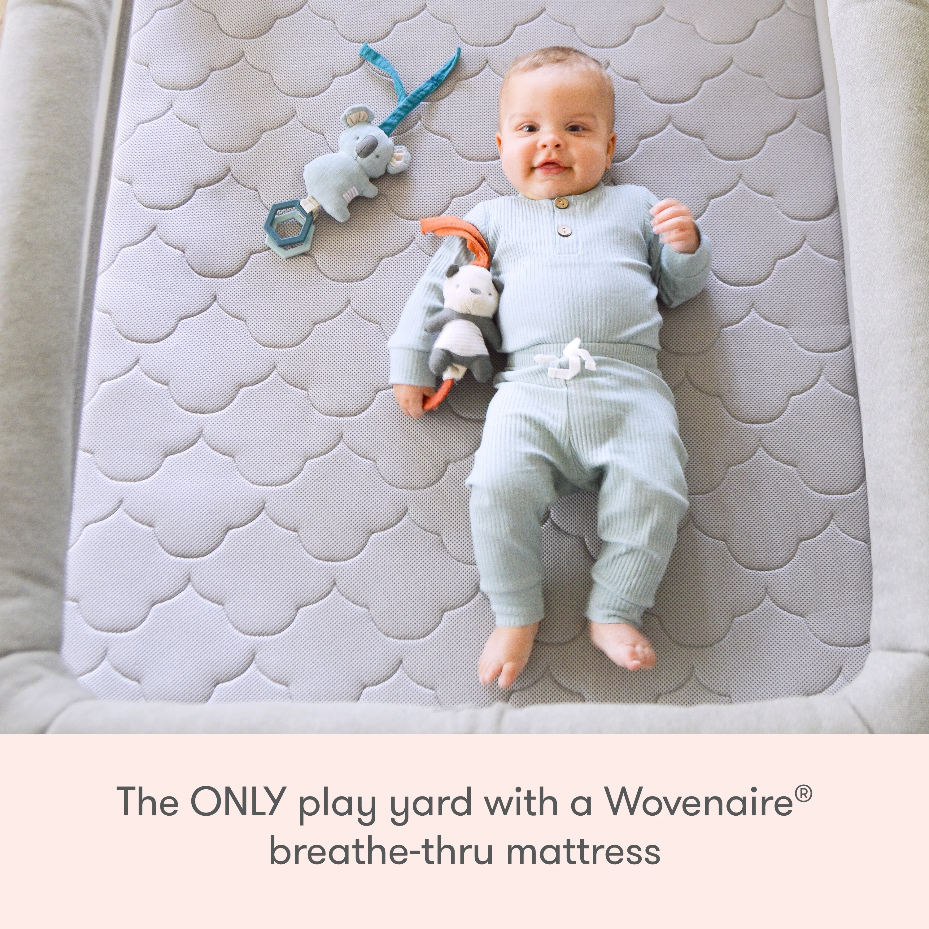 Deluxe Travel Crib & Play Yard - Image 3